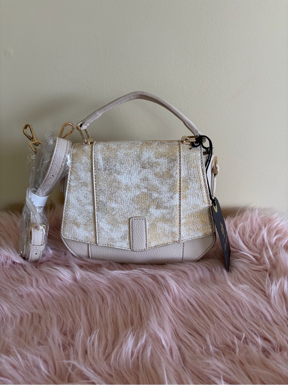 New Moda Luxe Cream & Gold Claudia Handbag Fancy Crossbody Metallic